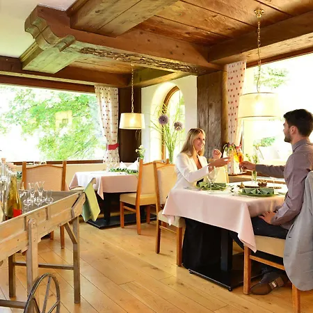 Naturhotel Taleu Hotel 4*